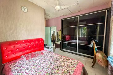 1 STOREY BUNGALOW KOTA PERDANA, BANDAR PUTRA PERMAI, SERI KEMBANGAN