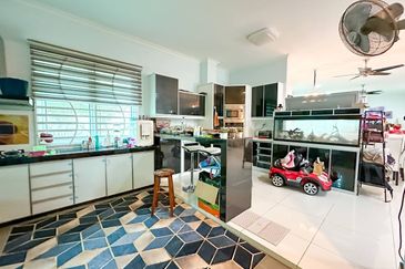 (FREEHOLD) 2 Storey Semi Detached Corner Lot SS5 Kelana Jaya