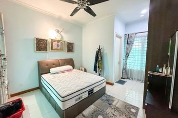 (FREEHOLD) 2 Storey Semi Detached Corner Lot SS5 Kelana Jaya