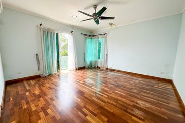 (FREEHOLD) 2 Storey Semi Detached Corner Lot SS5 Kelana Jaya