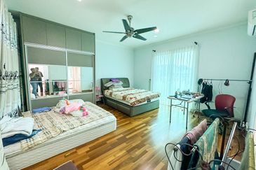 (FREEHOLD) 2 Storey Semi Detached Corner Lot SS5 Kelana Jaya