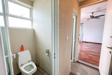 (FREEHOLD) 2 Storey Semi Detached Corner Lot SS5 Kelana Jaya