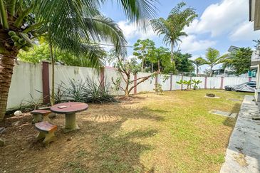 (FREEHOLD) 2 Storey Semi Detached Corner Lot SS5 Kelana Jaya