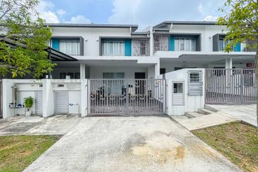 (BRAND NEW)(GATED GUARDED) Renovated 2 Storey Serenia Amani, Serenia City Sepang