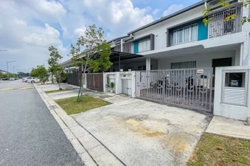 (BRAND NEW)(GATED GUARDED) Renovated 2 Storey Serenia Amani, Serenia City Sepang