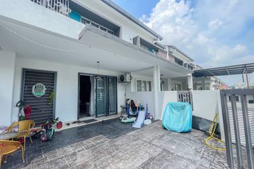 (BRAND NEW)(GATED GUARDED) Renovated 2 Storey Serenia Amani, Serenia City Sepang