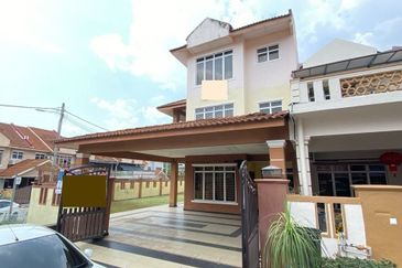 (FULLY RENOVATED) Corner Lot 2.5 Storey Terrace Taman Mantin Putra, Negeri Sembilan
