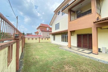 (FULLY RENOVATED) Corner Lot 2.5 Storey Terrace Taman Mantin Putra, Negeri Sembilan