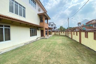 (FULLY RENOVATED) Corner Lot 2.5 Storey Terrace Taman Mantin Putra, Negeri Sembilan