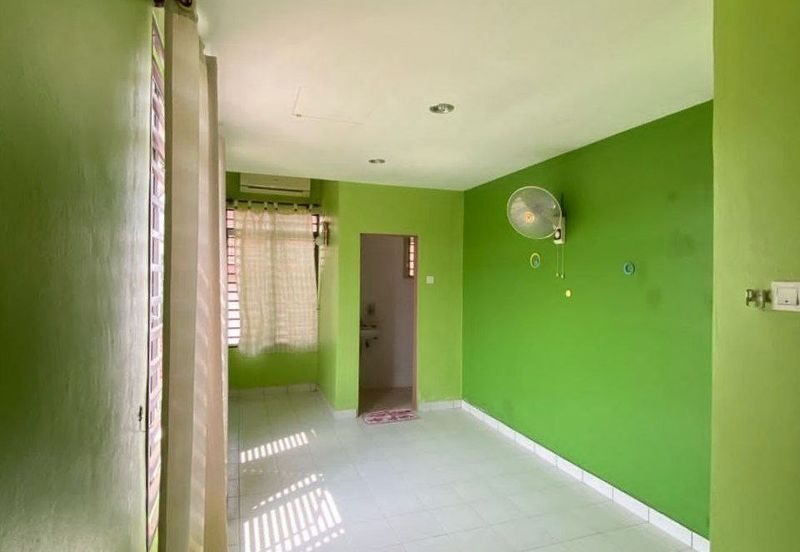 (FULLY RENOVATED) Corner Lot 2.5 Storey Terrace Taman Mantin Putra, Negeri Sembilan