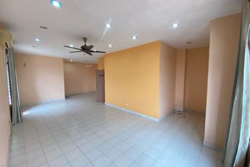 (FULLY RENOVATED) Corner Lot 2.5 Storey Terrace Taman Mantin Putra, Negeri Sembilan
