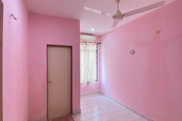 (FULLY RENOVATED) Corner Lot 2.5 Storey Terrace Taman Mantin Putra, Negeri Sembilan