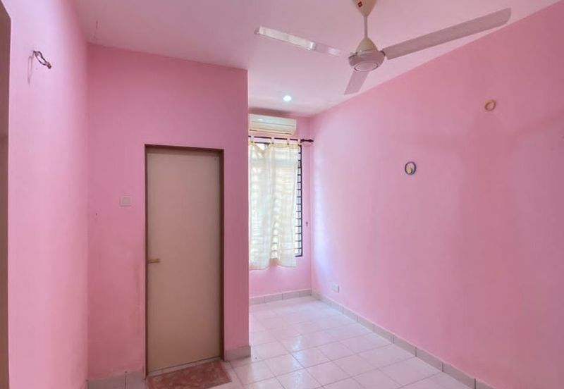 (FULLY RENOVATED) Corner Lot 2.5 Storey Terrace Taman Mantin Putra, Negeri Sembilan