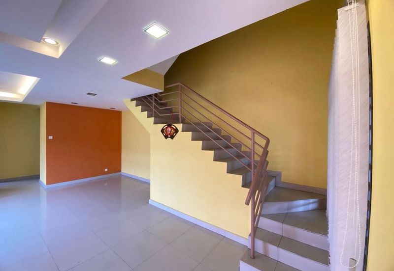 (FULLY RENOVATED) Corner Lot 2.5 Storey Terrace Taman Mantin Putra, Negeri Sembilan