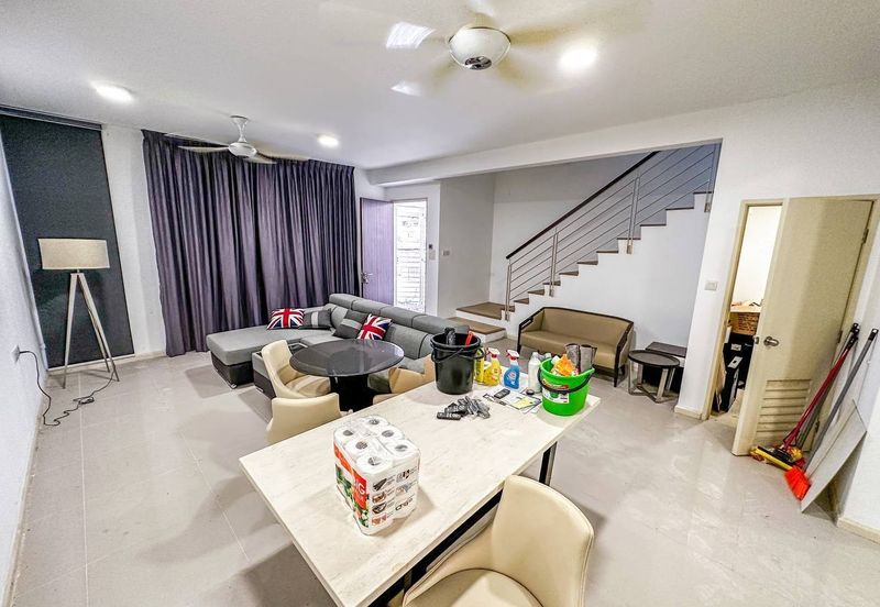 2.5 Storey Terrace Sunway Alam Suria Seksyen U10, Shah Alam