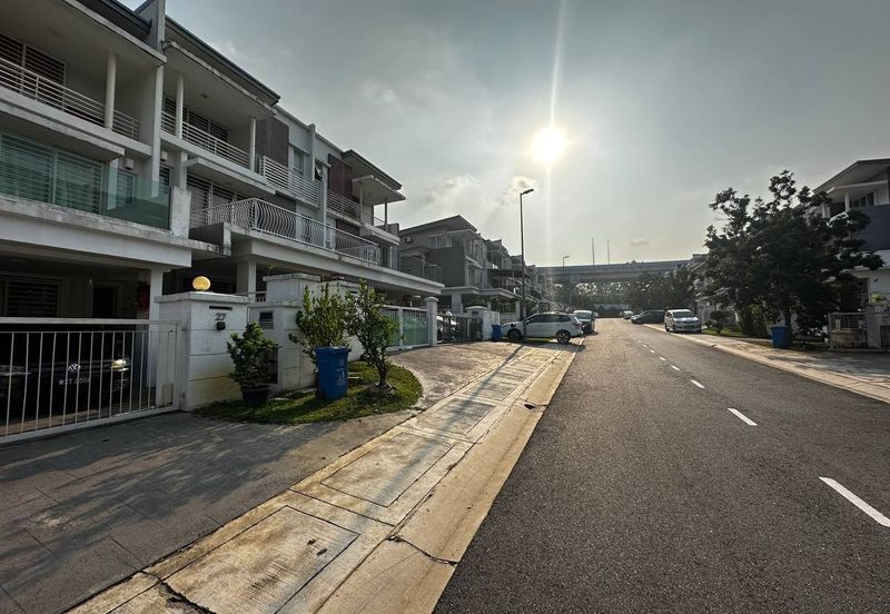 2.5 Storey Terrace Sunway Alam Suria Seksyen U10, Shah Alam