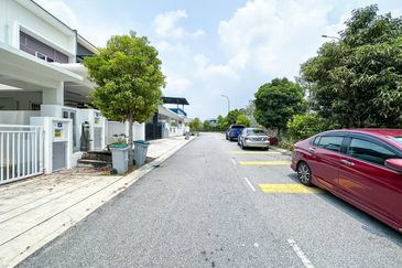 (GATED GUARDED) 2 Storey Taman Ara Sendayan, Bandar Sri Sendayan Seremban