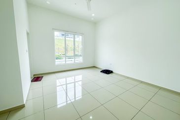 (GATED GUARDED) 2 Storey Taman Ara Sendayan, Bandar Sri Sendayan Seremban