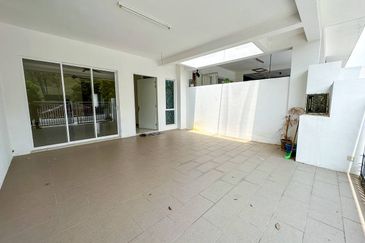 (GATED GUARDED) 2 Storey Taman Ara Sendayan, Bandar Sri Sendayan Seremban