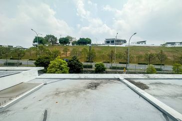 (GATED GUARDED) 2 Storey Taman Ara Sendayan, Bandar Sri Sendayan Seremban