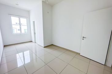 (GATED GUARDED) 2 Storey Taman Ara Sendayan, Bandar Sri Sendayan Seremban