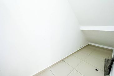 (GATED GUARDED) 2 Storey Taman Ara Sendayan, Bandar Sri Sendayan Seremban