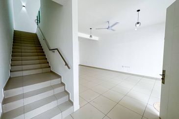 (GATED GUARDED) 2 Storey Taman Ara Sendayan, Bandar Sri Sendayan Seremban