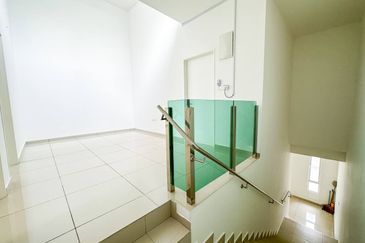 (GATED GUARDED) 2 Storey Taman Ara Sendayan, Bandar Sri Sendayan Seremban