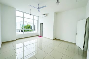 (GATED GUARDED) 2 Storey Taman Ara Sendayan, Bandar Sri Sendayan Seremban