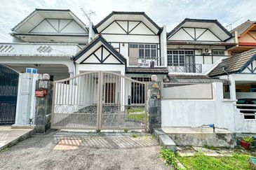 (RENOVATED)(EXTENDED) 2 Storey Taman Mulia Indah Bandar Tun Razak Kuala Lumpur