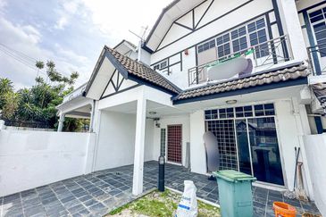 (RENOVATED)(EXTENDED) 2 Storey Taman Mulia Indah Bandar Tun Razak Kuala Lumpur