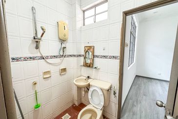 (RENOVATED)(EXTENDED) 2 Storey Taman Mulia Indah Bandar Tun Razak Kuala Lumpur