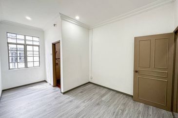 (RENOVATED)(EXTENDED) 2 Storey Taman Mulia Indah Bandar Tun Razak Kuala Lumpur