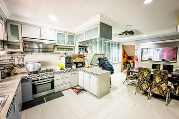 (EXTENDED) Fully Renovated 3 Storey Taman Kosas Ampang 