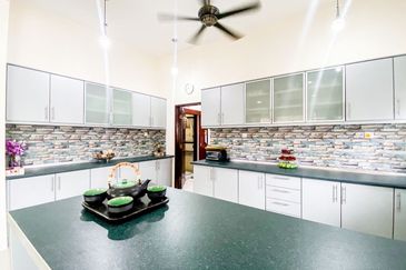 (GATED GUARDED) Bungalow Double Storey, Banyan Close, Bandar Bukit Mahkota Bangi