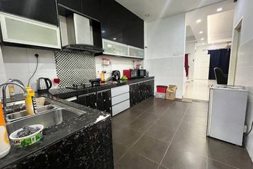(EXTENDED KITCHEN) 2 Storey Terrace House SP3 Bandar Saujana Putra, Jenjarom 