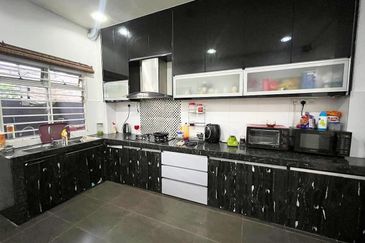 (EXTENDED KITCHEN) 2 Storey Terrace House SP3 Bandar Saujana Putra, Jenjarom 