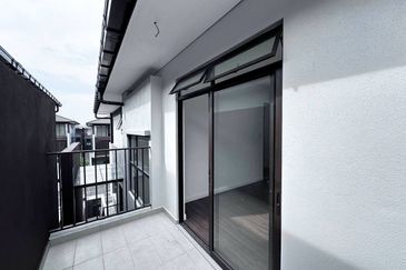 (BRAND NEW) 3 Storey Terrace House The Mulia Residences, Cyberjaya