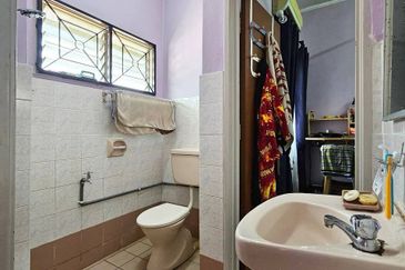 (FREEHOLD) Intermediate 2 Storey Terrace USJ 3D, Subang Jaya 