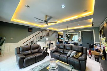 (FULLY RENOVATED) 2 Storey Superlink Laman Cempaka Suria, Kota Seriemas Nilai