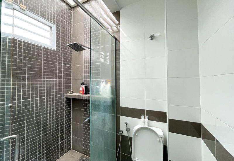 (FULLY RENOVATED) 2 Storey Superlink Laman Cempaka Suria, Kota Seriemas Nilai