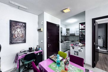 (STRATEGIC LOCATION) Fully Furnished PJ8 Service Suite, Section 8 PJ (CENTER OF PJ)