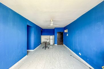 (WELL KEPT UNIT) End Lot Amara Service Residence, Jalan Raintree, Batu Caves 