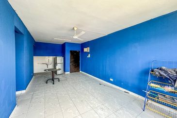 (WELL KEPT UNIT) End Lot Amara Service Residence, Jalan Raintree, Batu Caves 