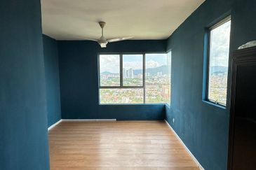 (WELL KEPT UNIT) End Lot Amara Service Residence, Jalan Raintree, Batu Caves 