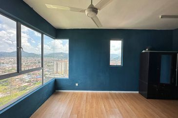 (WELL KEPT UNIT) End Lot Amara Service Residence, Jalan Raintree, Batu Caves 