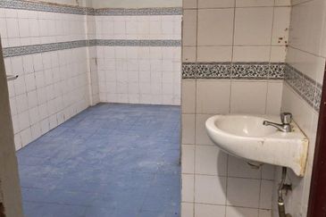 (LOW COST) Apartment Sri Anggerik, Bandar Puchong Jaya, Puchong