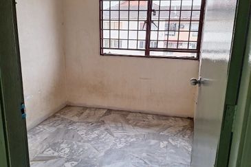 (LOW COST) Apartment Sri Anggerik, Bandar Puchong Jaya, Puchong