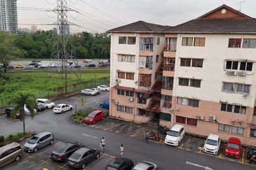 (LOW COST) Apartment Sri Anggerik, Bandar Puchong Jaya, Puchong