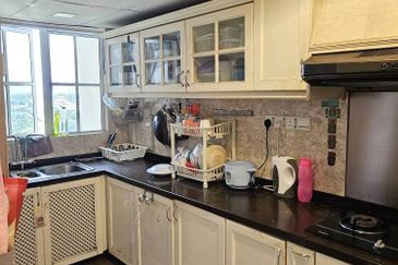 (RENOVATED) Sri Mahligai Condominium, Seksyen 9 Shah Alam